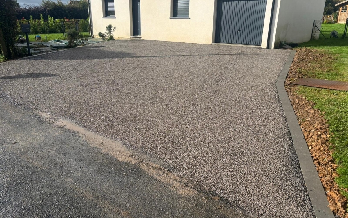 Conception Alle de garage en pavage dallage  Parenty ralise le 26/09/2024