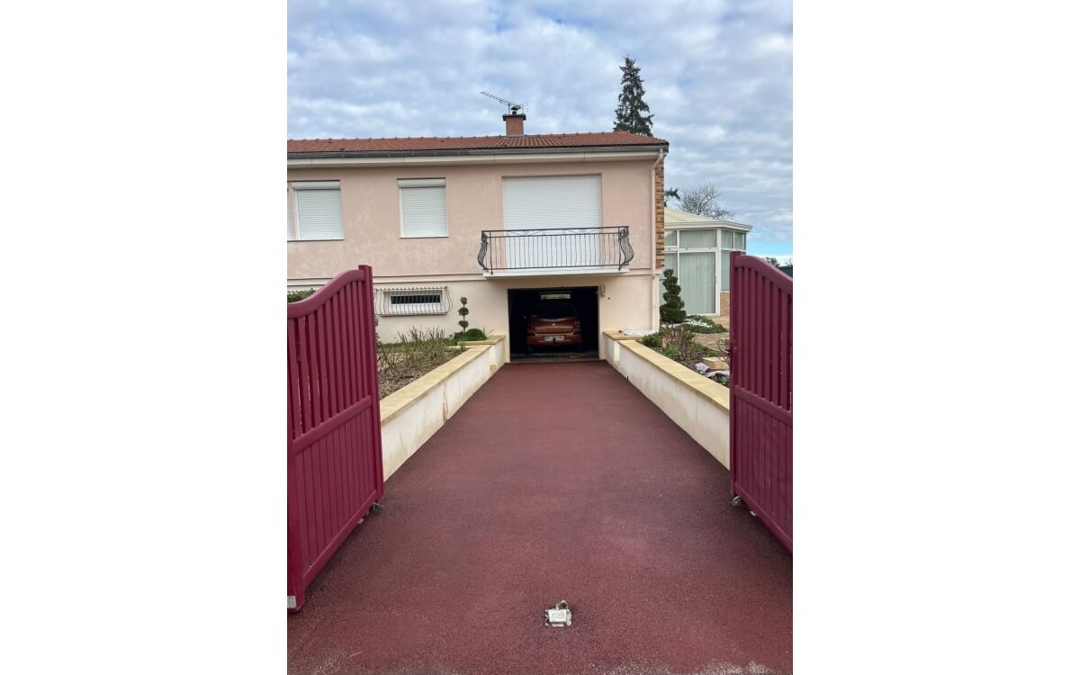 Cration Alle de garage en enrob  chaud  Cintray ralise le 18/12/2024