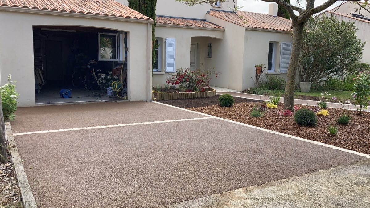 Cration Alle de garage en bton decoratif  Fouras conue le 20/02/2025