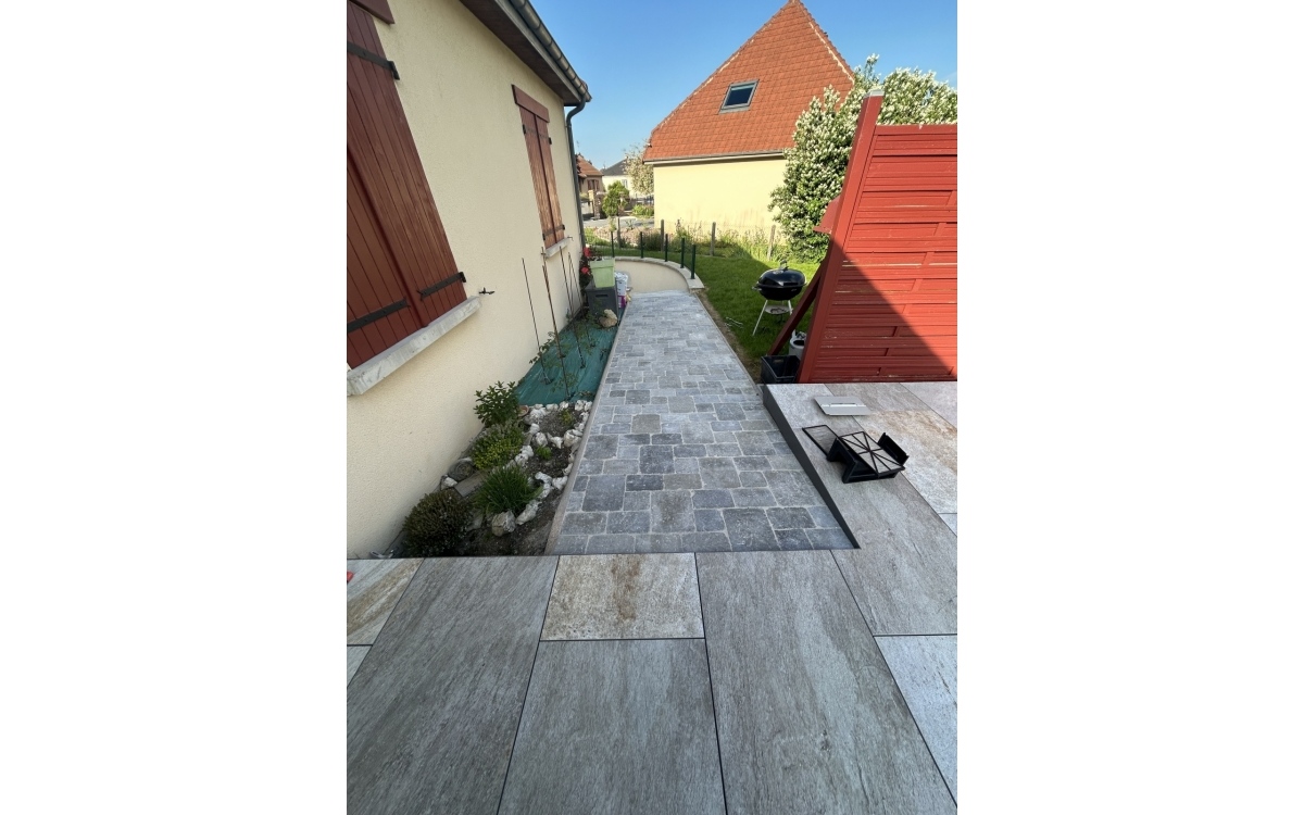 Cration Alle de jardin en pavage dallage  ROMILLY SUR SEINE ralise le 15/05/2024