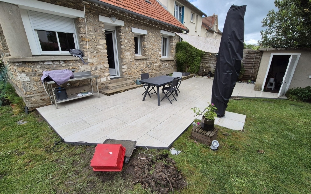 Ralisation Terrasse en dallage sur plots, grs crame, pavage dallage et prparation du terrain  RAMBOUILLET conue le 11/06/2024