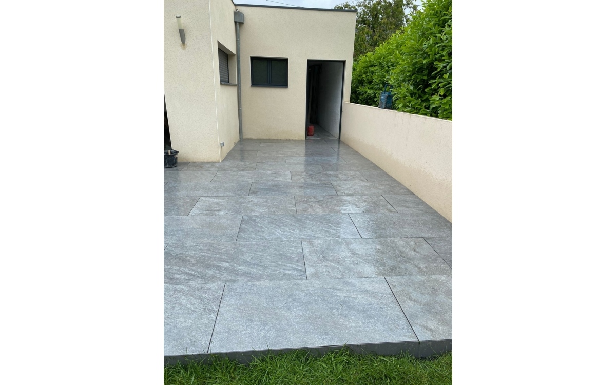 Cration Terrasse en Dm profil et grs crame  SEGR-EN-ANJOU-BLEU ralise le 02/05/2024