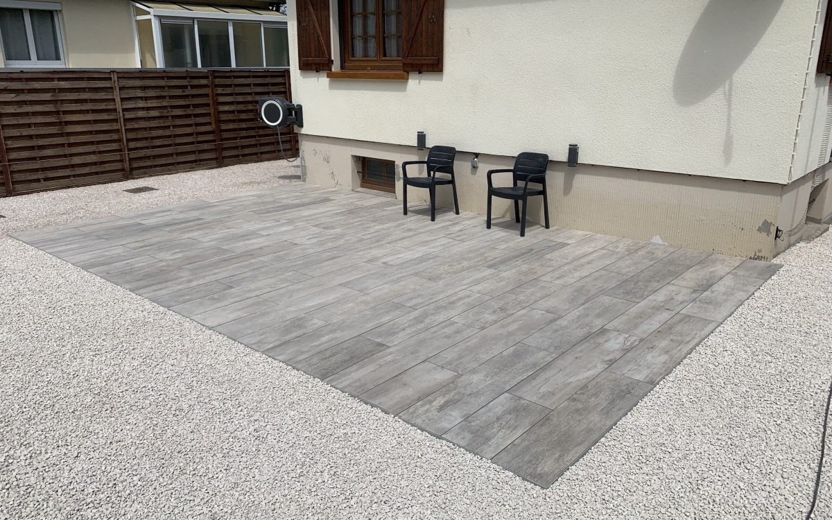 Ralisation Terrasse en dallage sur plots  Roy boissy conue le 21/06/2024