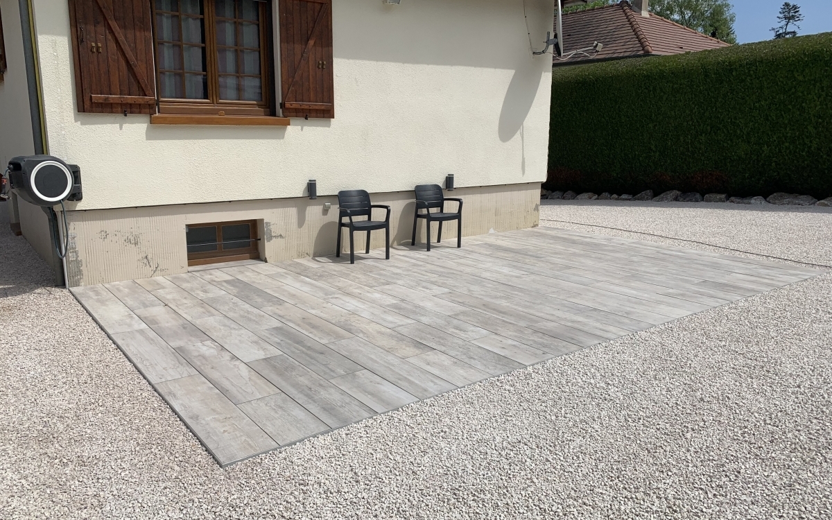 Ralisation Terrasse en dallage sur plots  Roy boissy conue le 21/06/2024