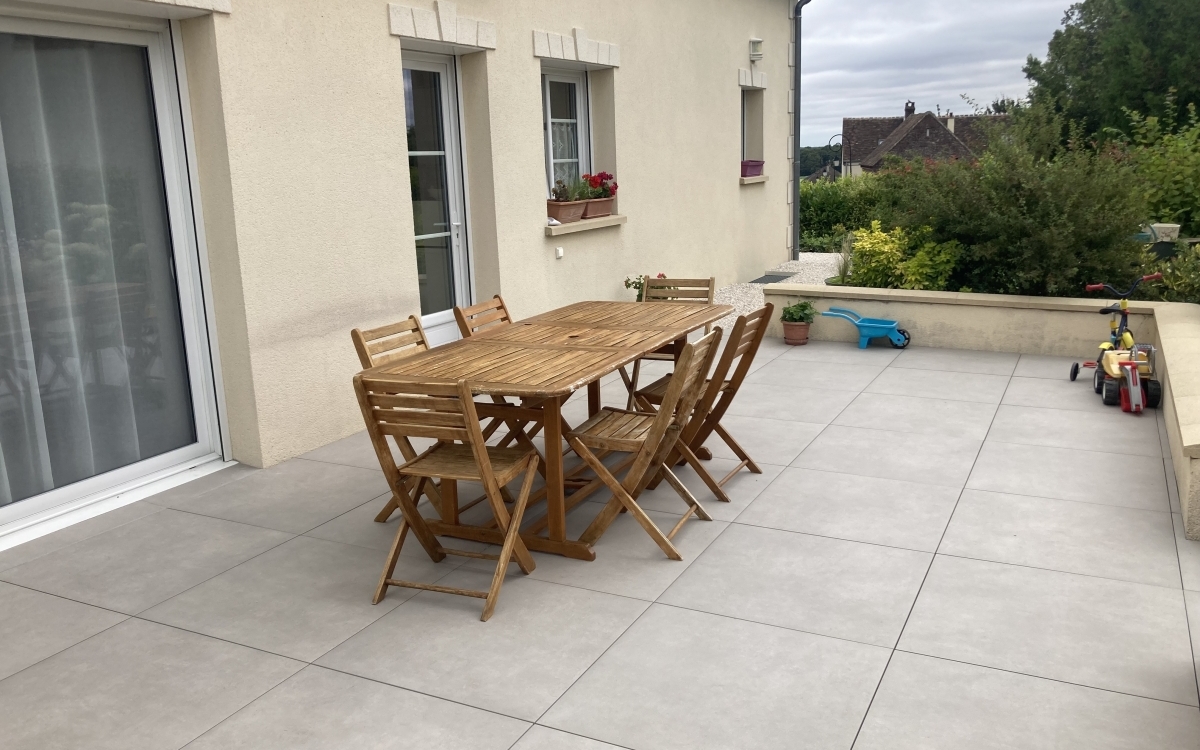 Cration  Tour de maison en Alvostar, terrasse  avant et arrire en dallage sur plots  Le Mont Saint Adrien conue le 09/10/2024