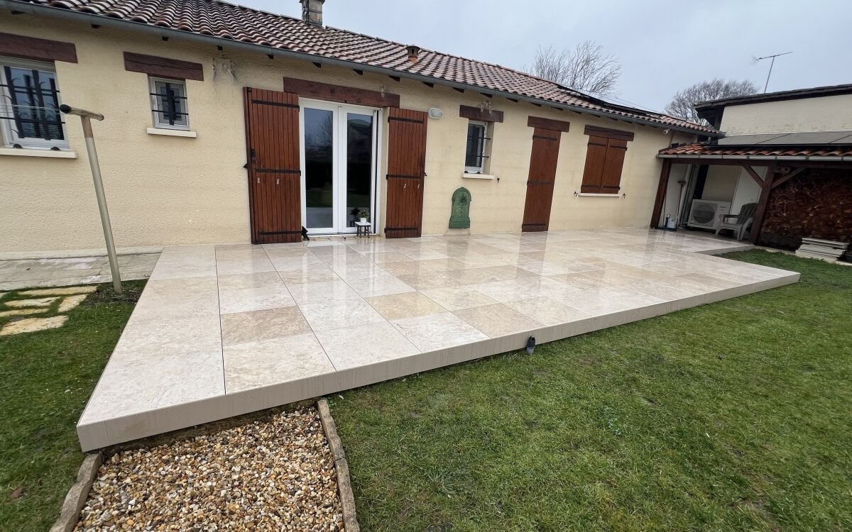 Cration Terrasse en grs crame  saint astier ralise le 14/01/2025