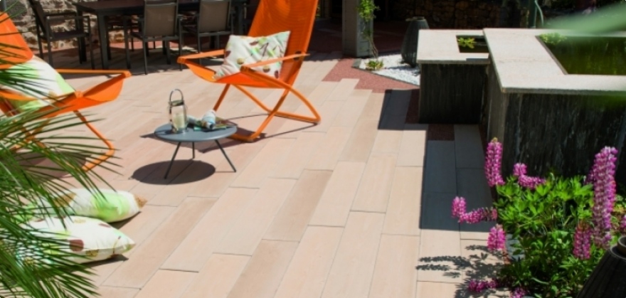 3 astuces pratiques pour bien nettoyer sa terrasse