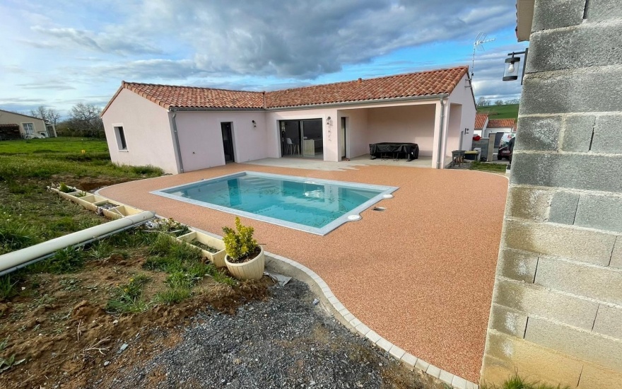 Plage de piscine en Boib et Hydrostar